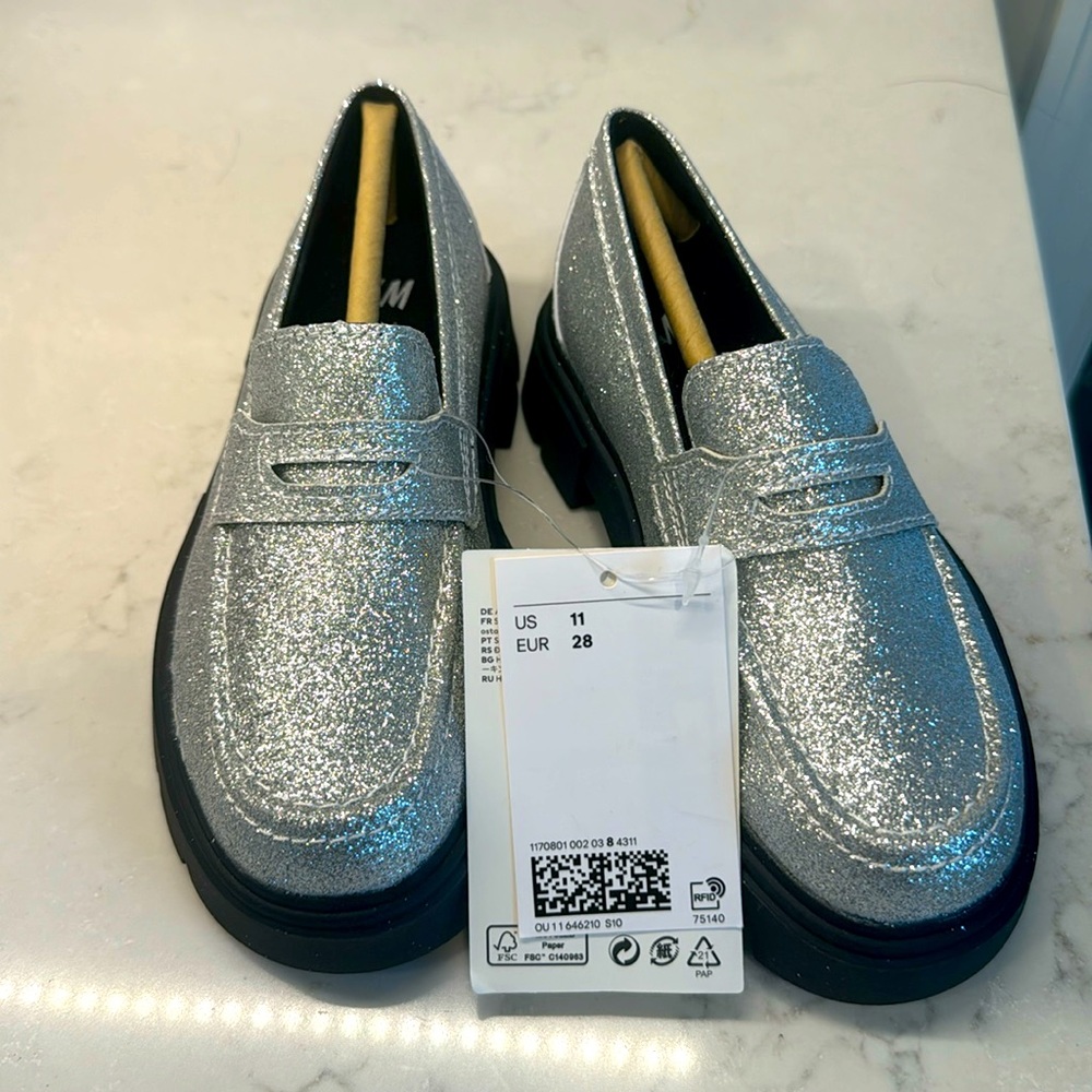 BNWT silver sparkle lug loafers toddler 11
